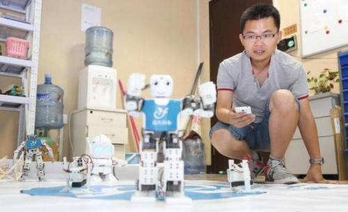 智乐宝机器人——为孩子打造出丰富多彩的课堂，把学习和玩耍巧妙结合