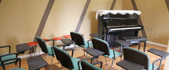 芒果钢琴培训——秉承“专业、个性、快乐”的宗旨，独创专业培训课程