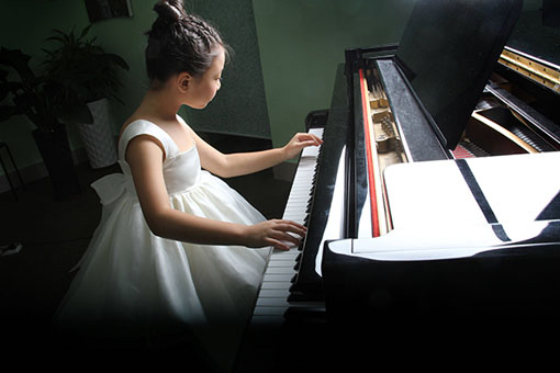 多彩音乐教育——体会到音乐之美，生活之美!