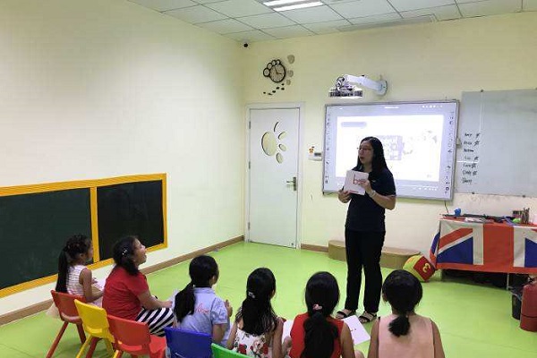 彩虹环球教育——以丰富的课堂互动让孩子产生学习兴趣