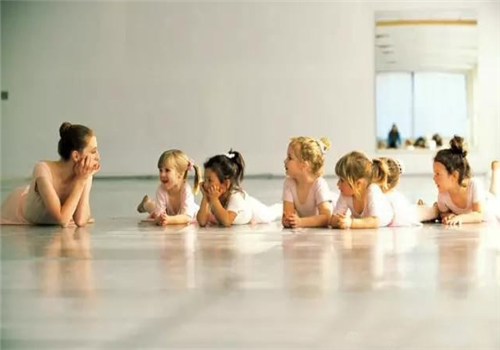 富罗旺芭蕾舞蹈——精致化小班教育，与国际接轨的教学理念和方式