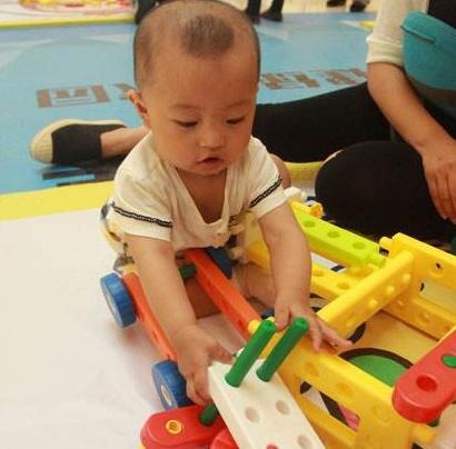 爱悦堡国际早教中心——0-6岁婴幼儿身心发展规律的爱悦亲子、爱悦舒缓、水中早教等各类课程
