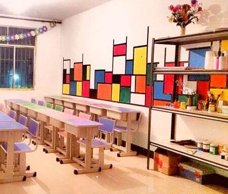 童彩画室——在学习中激发学生的创造思维