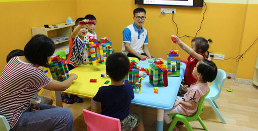 阿童木机器人教育——立志于将国外先进的机器人、编程和创客课程带给中国孩子