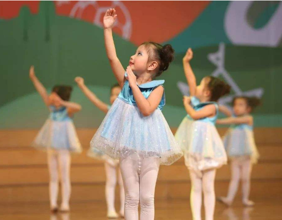 青之韵舞蹈——爱心、耐心、认真对待、倾心培养每一个孩子