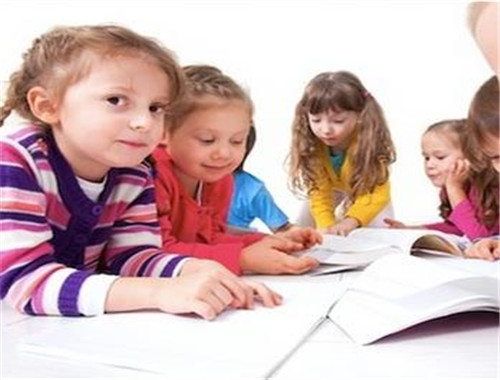 杰易英语——根据每个年龄段儿童的特点精心规划适合的学习内容