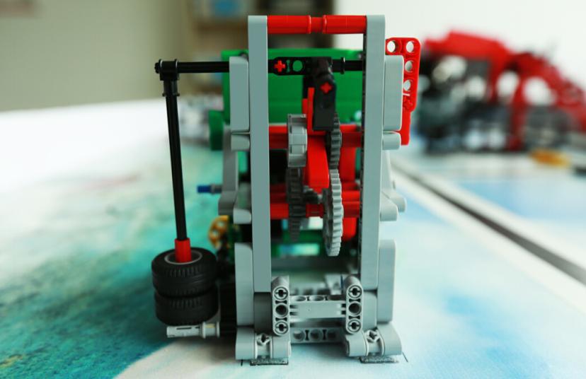 阿童木机器人教育——立志于将国外先进的机器人、编程和创客课程带给中国孩子