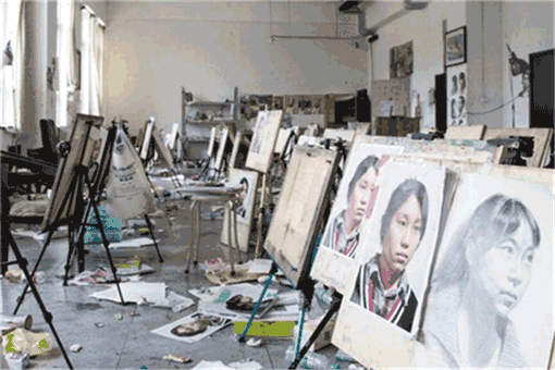 广东少儿美术——成为中国令人尊敬的美术教育行业领跑者。