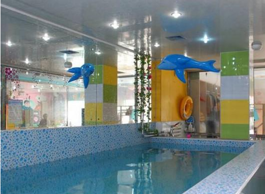 靓宝宝游泳馆——提供一套更科学的课程，为每位宝宝提供更高质的服务
