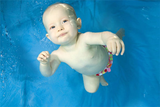 皇家宝贝——以儿童理发＋婴儿游泳＋婴儿纪念品＋护理服务核心