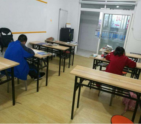 赵老师辅导班——专业强大的教师团队，科学完善的教学模式