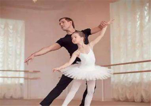 米粒舞蹈——资深认证老师，有长年累积起来的课程经验