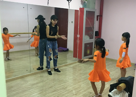 阎龄舞蹈艺术培训——课程安排涵盖了成年人以及儿童的需要