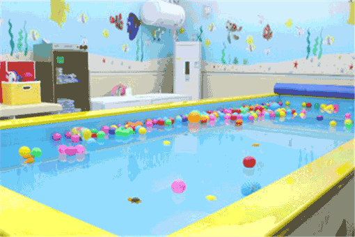 金猪宝宝游泳馆——专业强大的师资力量，独特高效的教学方法