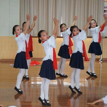 小雅舞蹈艺术培训——采用舞蹈培训和舞台实践相结合的特色教学方法