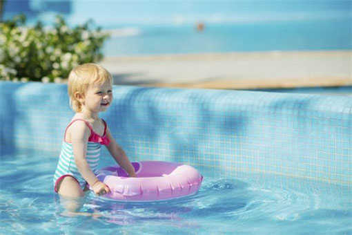 嘟嘟宝贝婴儿游泳馆——“亲子运动，奠基更好的未来”之理念
