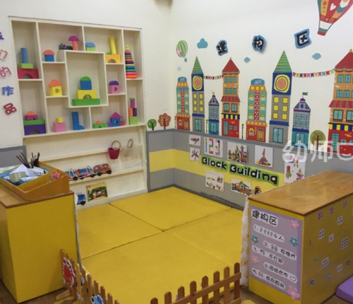 雨露幼儿园——园区设施安全卫生，老师资质高