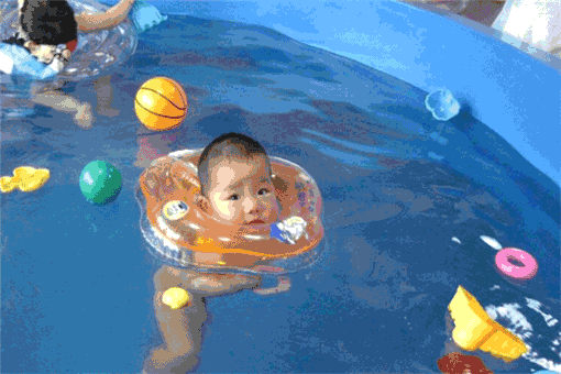 袋鼠宝宝游泳馆——科学、严谨、爱心、责任的服务团队