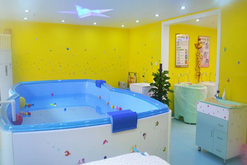 小天使婴儿游泳馆——以婴儿游泳设备为基础，以忠实服务客户为目标