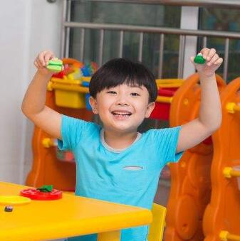 宋庆龄幼儿园——发展孩子个性，开发孩子潜能，促进孩子整体和谐发展