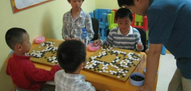 聂卫平围棋教室——针对4-12岁的儿童心理特点，将复杂的围棋技术化简并“儿童化”