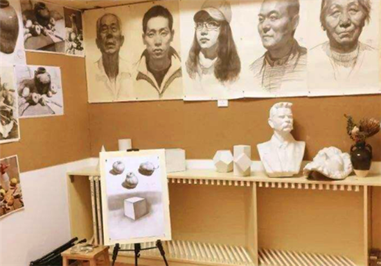 安格尔艺术工作室——画室课程设置有成熟的教学体系，更好的调动学员的主观能动性;