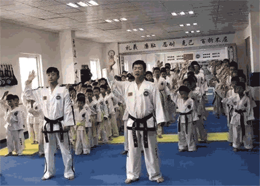 崇德跆拳道——最有品质的素质教育，培养最成功的孩子