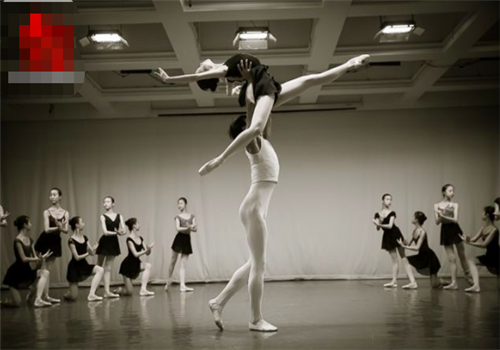欧艺博舞蹈学校——专业师资，专业教学，组织学员参加专业等级考级