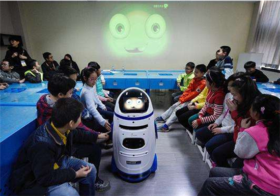 启梦机器人——致力于的机器人教育教学，全面培养学生各方面能力