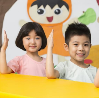 品格幼儿园——源自新加坡，2007年由西安市市长孙清云带队到新加坡签约重点招商引资