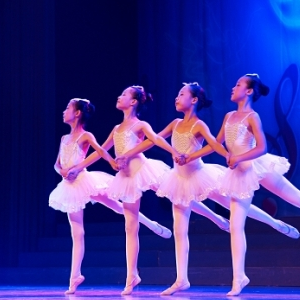 奥福舞蹈——我们的“习惯”理念：优雅是一种习惯。