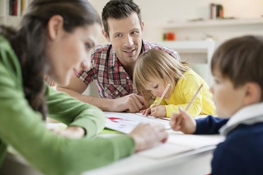智慧爱家庭教育——帮助家庭每个成员生命的圆融绽放。