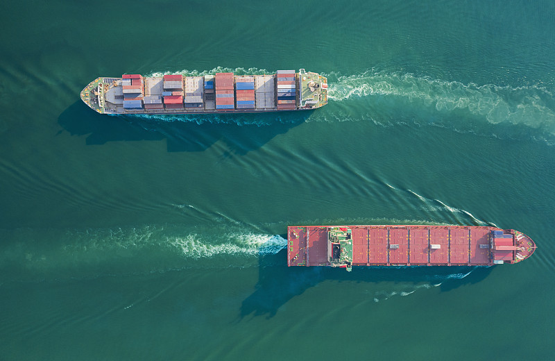 国际搬家服务费用构成、影响因素与省钱攻略