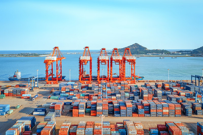 中国贸促会副会长张少刚出席河南省主题日服务贸易推介洽谈会