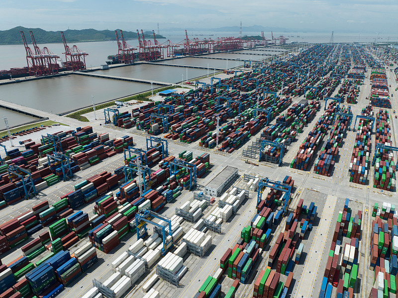 哈萨克斯坦国家安全委员会主席马西莫夫参观迪拜世博会中国馆