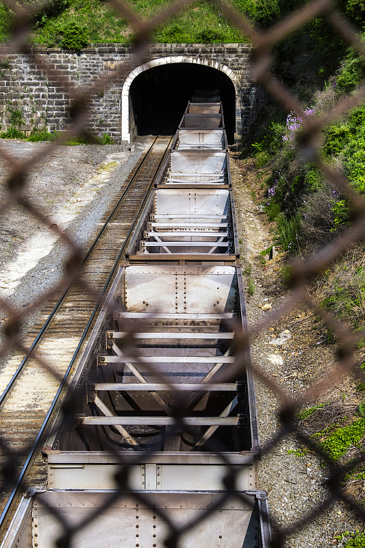 乌干达专业工程师学会
