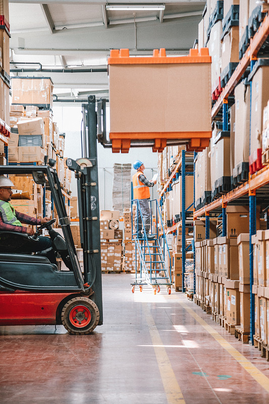 给美国客户发了样品，就没有然后了，怎么跟进？