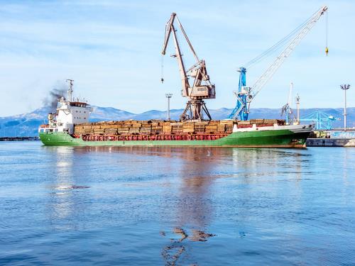 化妆品快递到美国,化妆品快递到美国多少钱