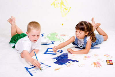 自由小艺人儿童美术官网|五个好方法培养孩子的逻辑思维