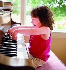 什么时候让孩子学钢琴好？应注意什么
