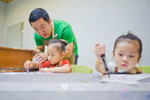 上海斯玛特用发展的眼光看待儿童艺术教育