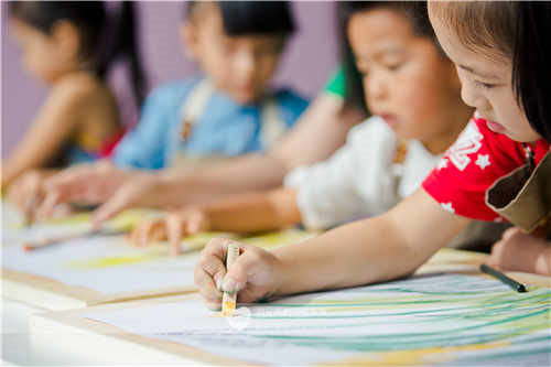 儿童艺术教育是21世纪的教育发展产业
