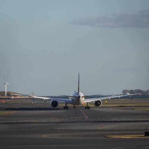 MMH是哪个机场的三字代码