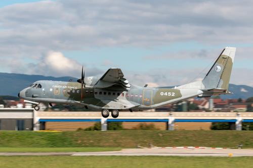 ems快递电话人工客服