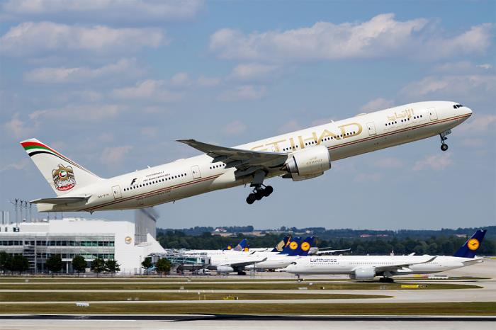 南宁高新区何氏至行远物流经营部