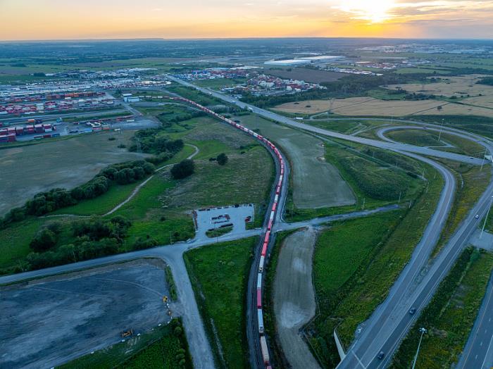 深圳市津鹏通物流有限公司