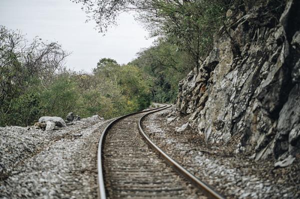 上海芳明物流有限公司