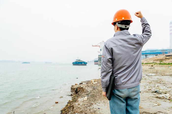 海运pss是什么费用，由谁承担？