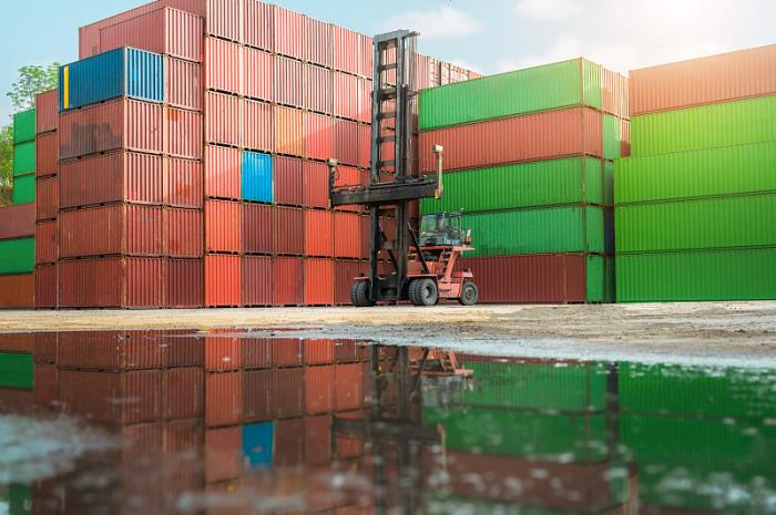 我国出台新政，鼓励铁路运输出口新能源汽车