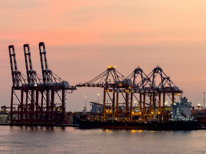 出口中报关与清关有什么区别